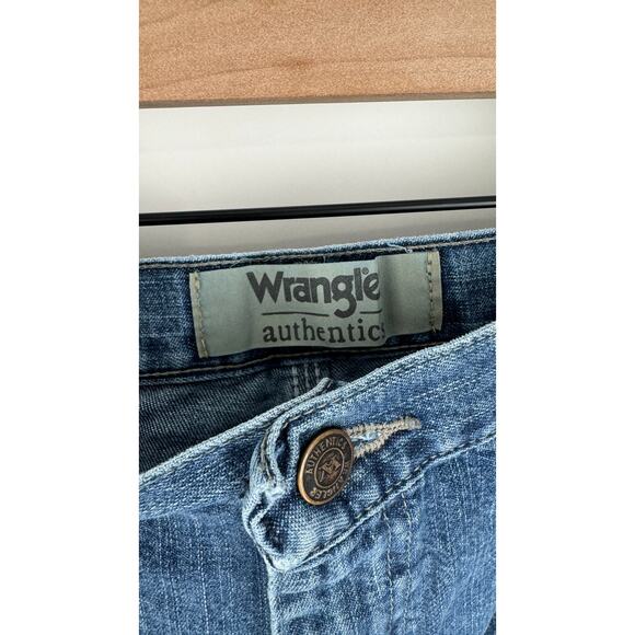 Wrangler Authentics Mens Loose Fit Carpenter Short Size 42 Antique Stonewash New - Picture 7 of 11